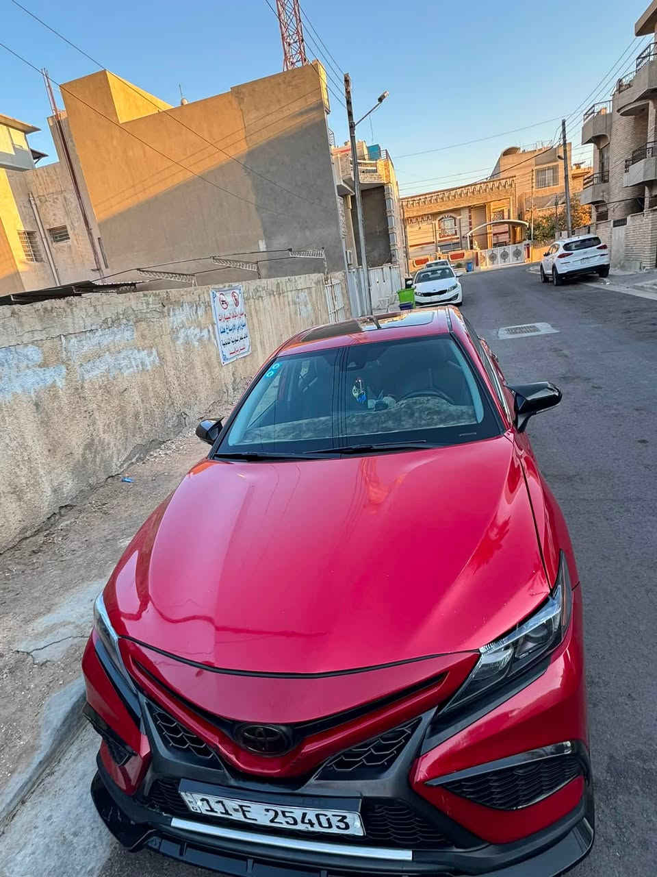 سلام عليكم بيع او مراوس 

المحرك : 4 سلندر حجم 2.5L
مواصفات : se plusفول   مواصات 
كشن كهرباء مال سايق 
رادار امامي 
رادار جانبي 
شفتات بالستيرن 
تحديد سرعه 
كشنات جلد تدفئة تبريد 
تحذير الاصطدام الأمامي
كاميرا خلفيه 
شاشه تدعم apple carplay و android auto
وضعيات قياده: eco / normal / sport 
دفع امامي 
تبريد ثلج 

الموديل : 2023 
 
السياره : كير ومحرك وتبريد كله بشرط السياره نظيفه 
وعليها كماليات موضح بالصوره 
  

الضرر  : صور الحادث بالمنشور 
موضح بالرقم شاصي
جاملغ وبنيد مصلح نفسه 
وشوي تصليح بالشاصي اليسره بدون كص 

ممشي سياره :68  km 
 

السعر :178

الرقم  اتصال واتساب ***********

مكان السياره يرموك او منصور
