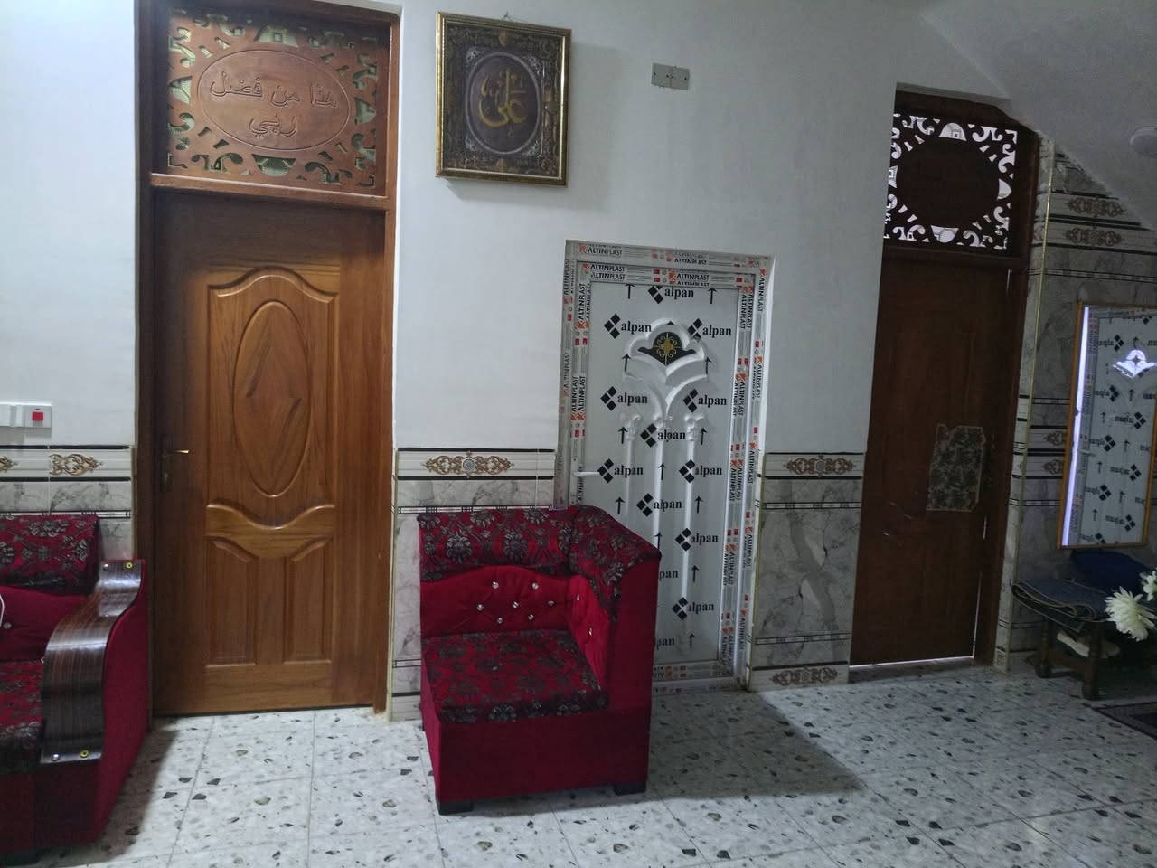 سلام عليكم دار للبيع مساحه 208 طابو زراعي سند 25 بناء حديث المكان حله ورديه خارج مقابيل جامع العكام يبعد عن الشارع 100 متر سعر 95 بي مجال ***********
