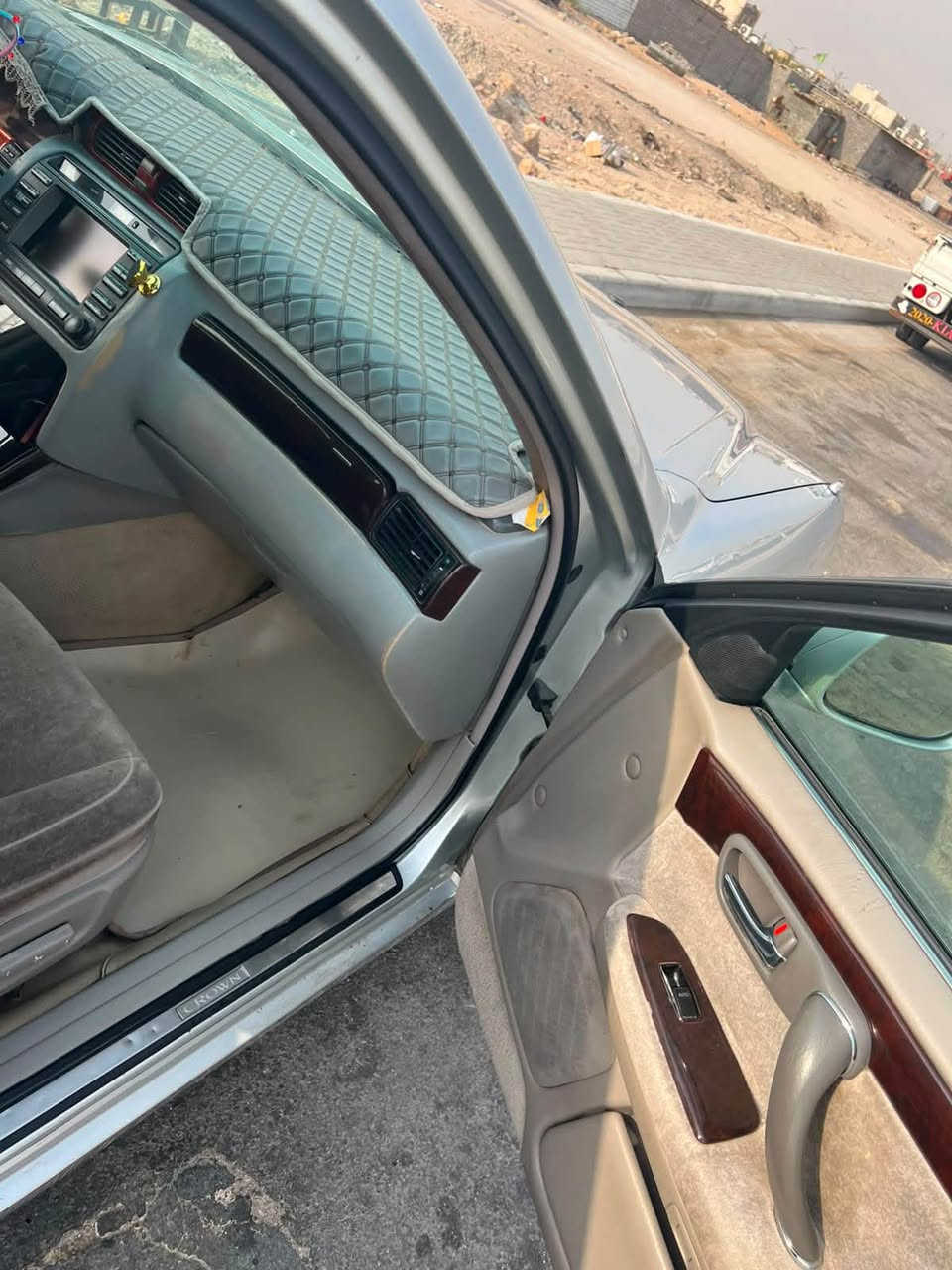 سلام عليكم ملكه البيع بسمي رقم نكليزي جديد بصره تحويل الثاني يوم مديل 2002كفاله من كص والنقل والعيب شرعي سياره كفاله تخم تاير حداديه تبريد ثلاجه ستعمال شخصي سياره جهازه كبل الشارع  مواصفات سيار دكمتين شاشه رادار بردات خلفيه سياره جديده سعر المطلوب 115بيه مجال قليل مكان السياره البصرة رقم الهاتف ***********
