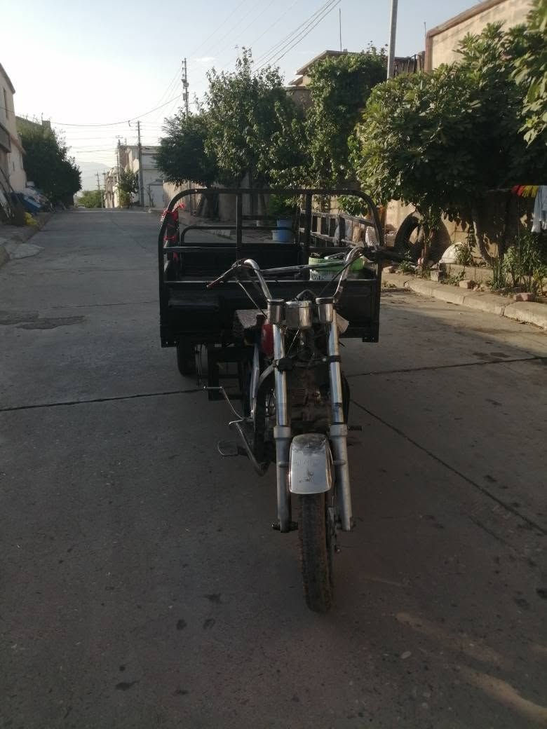 کەریم کابان بۆفرۆشتن هەموو گیانی بەشەرت 
شوێن قەڵادزێ  
***********
***********
جوابی نامە نادەمەوە تێل بکەن بشدار, السليمانية
