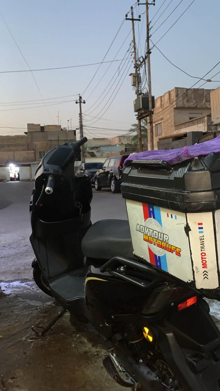 من رخصه الادمن
دراجه سكنس srt الشحن مواصفاتها 👇🏻
ملف 1500 
خمس بطاريات تمشيك خمسين كيلو حقيقي
توصل سرعتها الى ٦٠ حقيقي مو كلاوات
دبل سويج 
دبل بصمه
تخم تايرات جديد ودسكات مال بريك ايضا جديد
دراجه بيها ستين حظ  وتفيد
السعر ٥٥٠ وبيها مجال ان شاء الله حك الجيه 
مكاني بغداد الدوره شارع ستين 
***********
