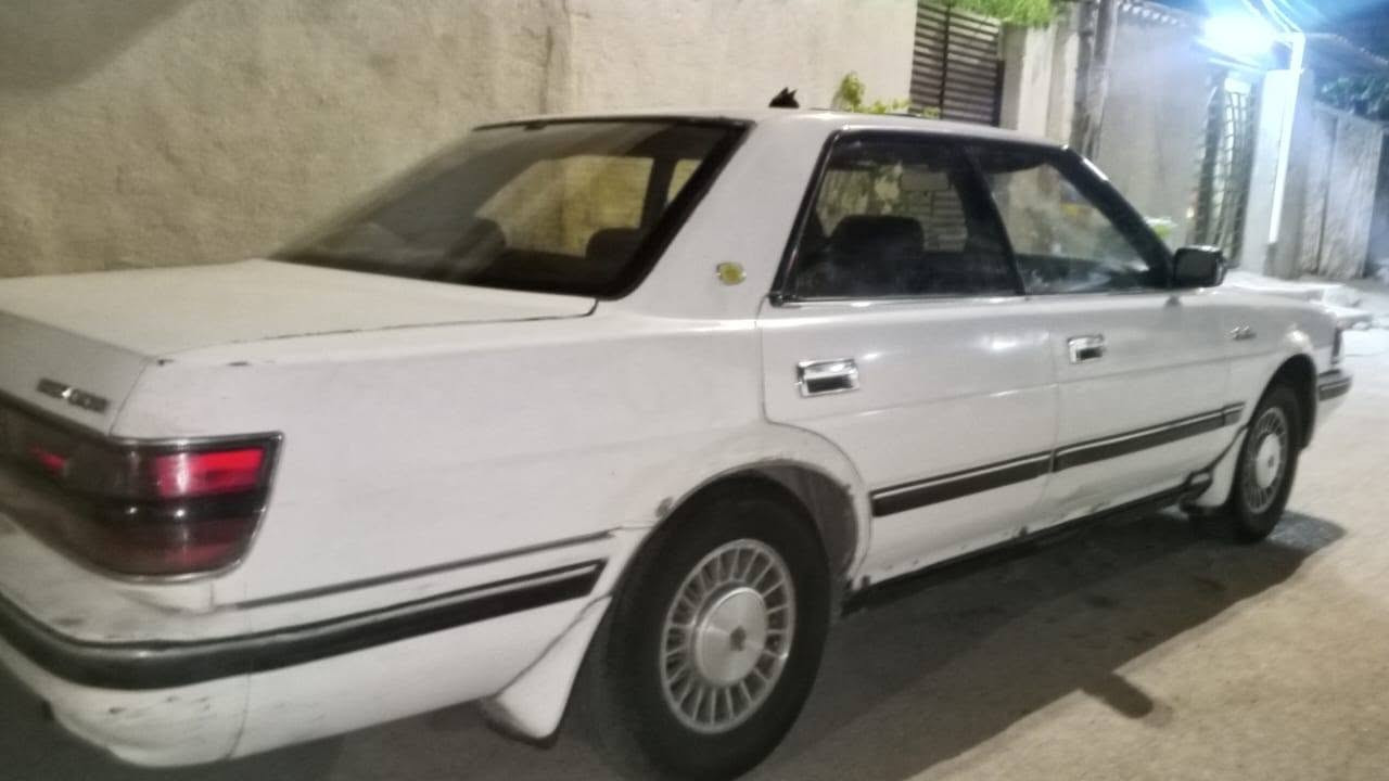 سيادن هارتوب للبيع موديل 89 راعيها متوفي اصوليه السياره ما اتكفل بمداورها يسره ابلا ما محور السعر 20 ويبها مجال قليل. للاستفسار : ***********
