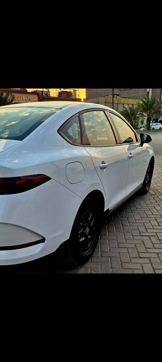 من رخصت مدير الكروب المحترم السلام عليكم بي واي دي كن بلاس ٢٠٢٥ السياره جديده مكفوله كفاله عامه عدا رصعه بالباب الصدر داخل زيتوني كل غراضهه موجوده حتى الكارت السعر  ٢٠  مليون و٨٠٠   بيهه مجال الاتصال   *********** ××× *********** مكان بغداد
