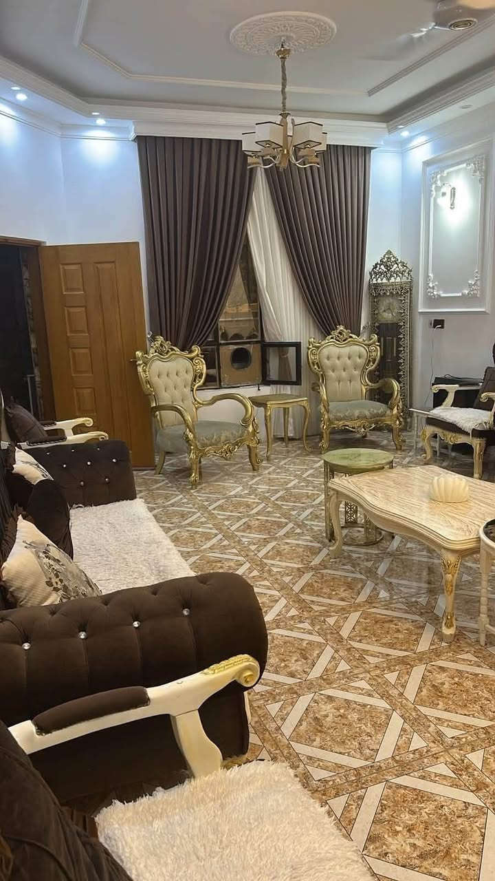 للبيع دار سكنية فاخرة – القادسية / حي التأهيل
دار بمساحة 300م²، طابقين، بتصميم أنيق وتنفيذ مميز.

📐 المساحة: 300م² — 10×30

🛣️ عرض الشارع: 15م

🏠 طابقين

⭐ مواصفات درجة أولى

✨ واجهة فاخرة بتفاصيل عصرية

✨ أسقف وسحبات مغربية أنيقة

🌿 حديقة وتنسيق خارجي جميل

لمعرفة السعر والاطلاع على الدار مباشر الاتصال على الأرقام ادناه لطفاً 🫶

🔻  للاستفسار:-شركة نصير للعقارات

📍 العنوان :-صلاح الدين – تكريت – القادسية – قطعة 500

وسط الشارع التجاري السايدين.

ارقام التواصل :-

📞 ***********

📞 ***********
