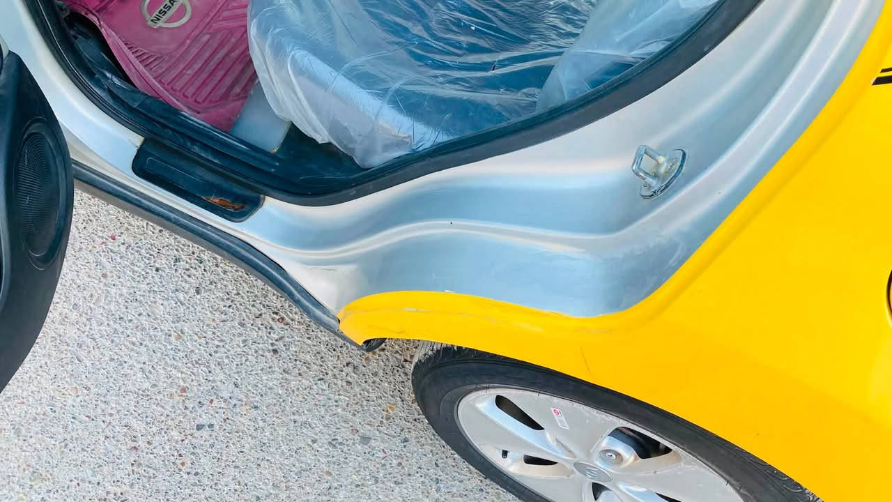 السلام عليكم صول موديل٢٠١٥ مكينه١٦٠٠GDi سياره جاهزه جداً تبريد ثلج سياره بأسمي شخصياً شرط التحويل ثاني يوم رقم انكليزي جديد سنويه لل٢٠٢٨ سياره وارد امريكي حادثهه داير الباب والجاملغ وره السايق ونفسيته مصلح وموضح كدامكم بصوره والبنيد مسروق ومبدل بلادي نفس لون السياره والباقي كله ليبل واحد السياره مال جناي ومامتعوبه حته لشغل مانطلع بيهه بيع أو مراوس حسب القناعه. 
للأستفسار الاتصال على الرقم:***********

السعر9️⃣0️⃣وبيهه مجال للشراي. 

العنوان بغداد البلديات.
