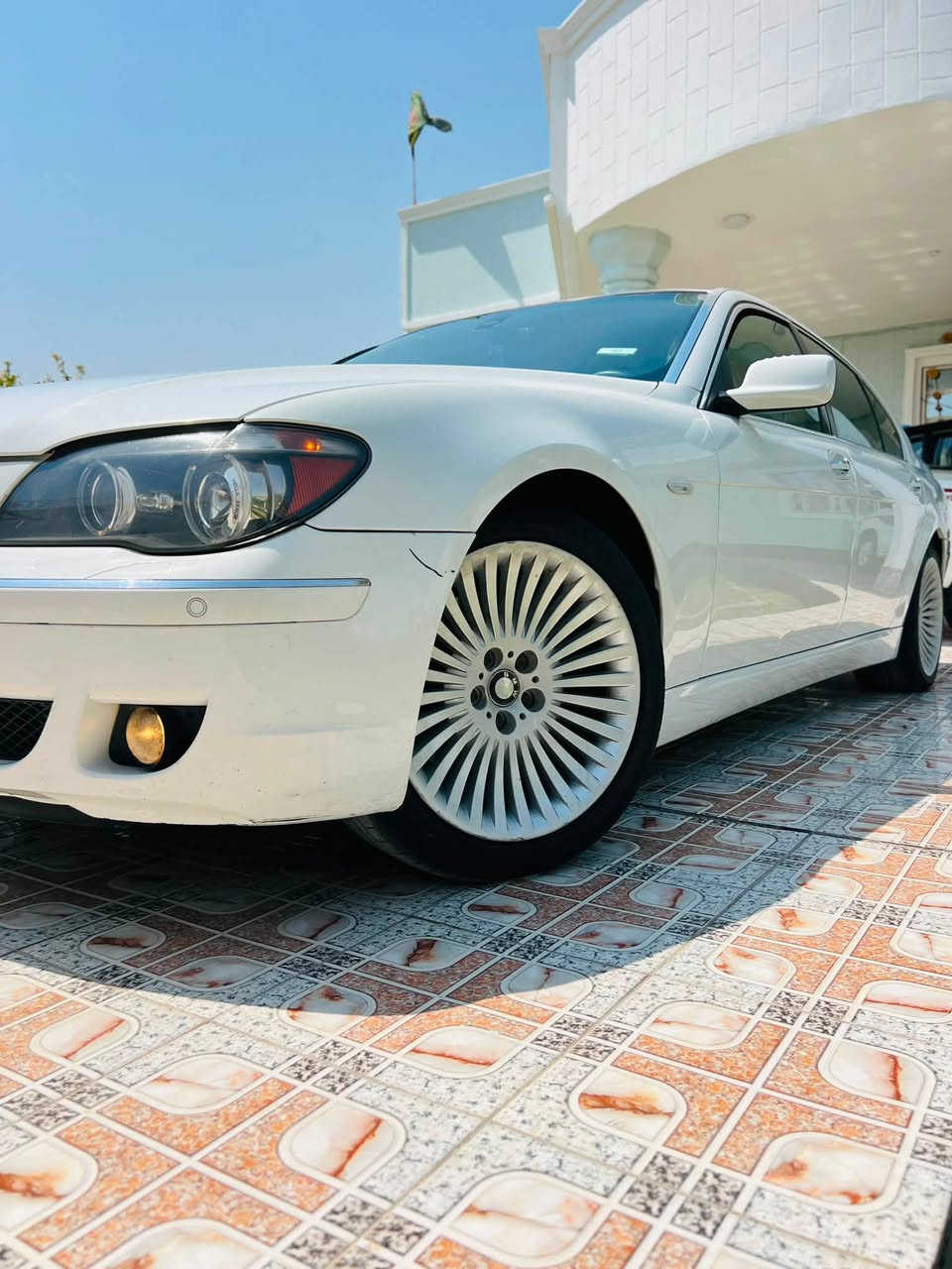 السلام عليكم BMWباخره موديل 2007حجم 750Liمكفوله من صبغ وتبديل  ماعده بارد كلش بسيط بدور جاملغ خلفي جهت سايق موصفات خمس بردات بوب شفط وجنطه هم شفط رقم بغداد بسمي مداور شوكت متريد والجنايه يعرفن شنو سياره مكان بابل  سعر 145رقمي ***********بي وساب وبيكم خير وتدللون من رخصه مدير كروب
