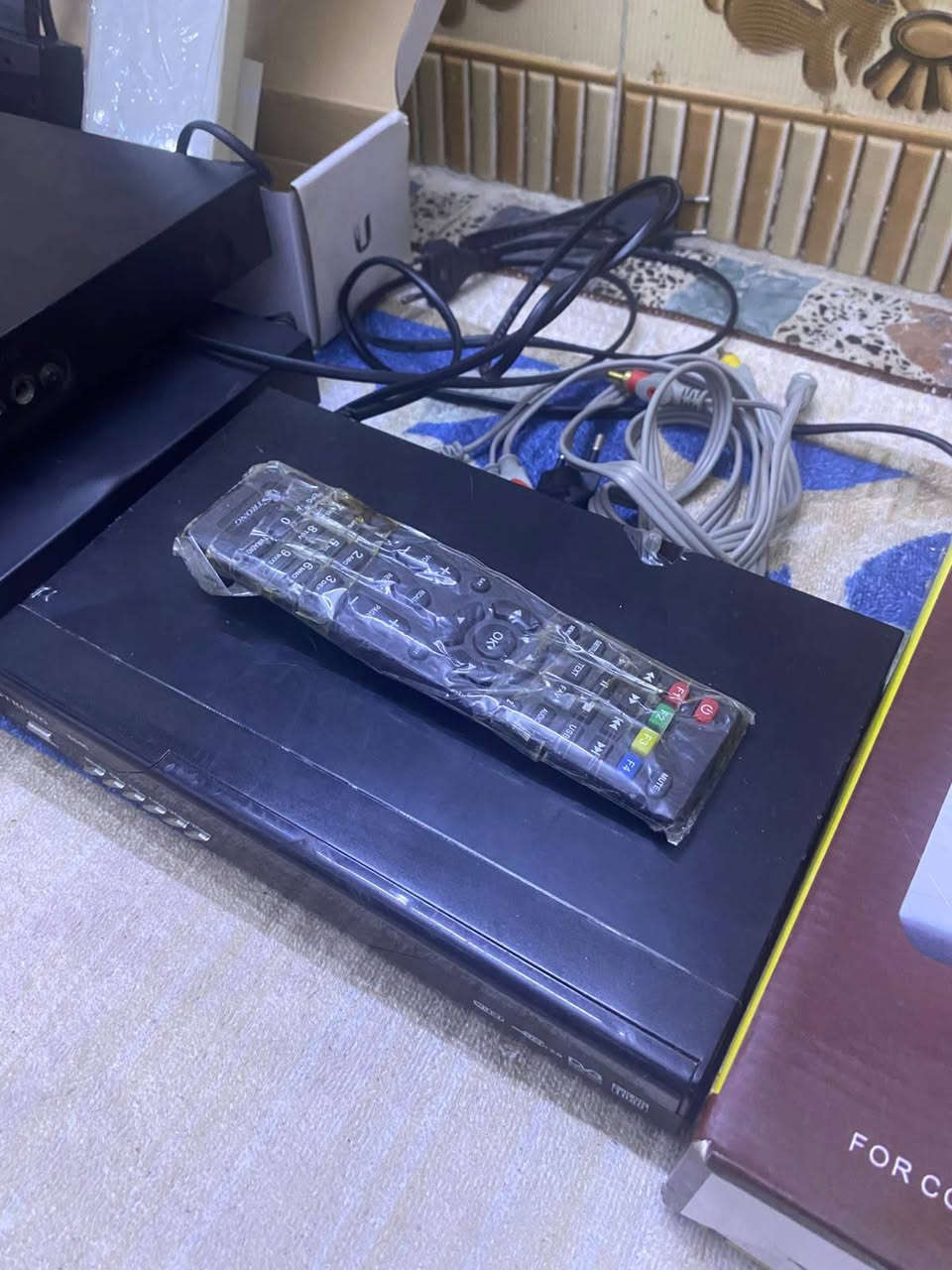 السلام عليكم
أربعه ستلايت مستعملات بس نضيفات 
و راوتر انترنت جديد غير مستعمل 
و وايرات 
سعرهن 50 الف 
***********
