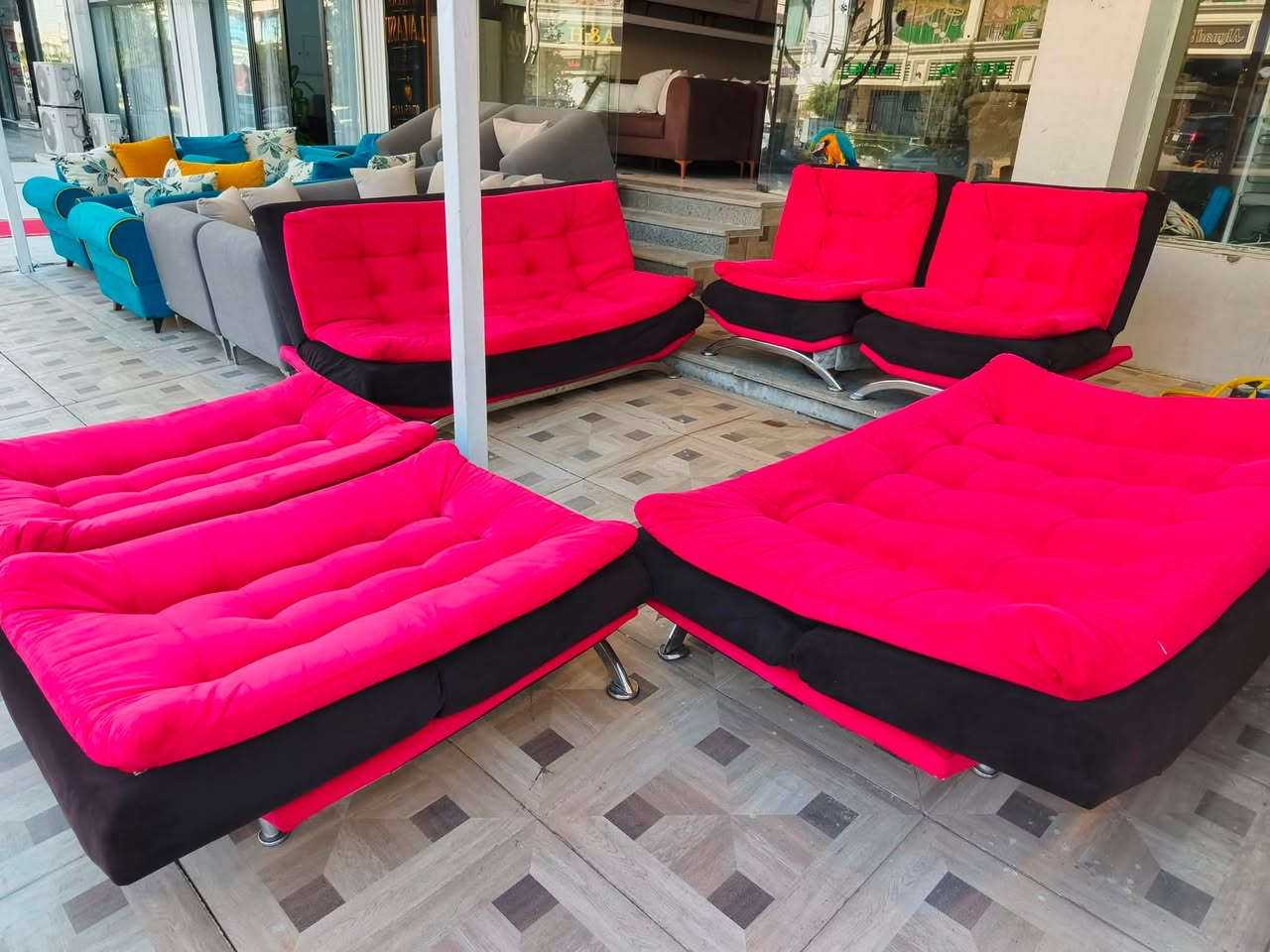 موبليات لا ماسو 🛋️
تخم تركي مستخدم ماركة هوم اسطنبول كلة يفتح سرير تضيف كلش 
السعر  :550 الف 
يتوفر توصيل 🚚 الى جميع محافظات العراق
للحجز الفوري راسلنا واتساب☎️:***********  
📍العنوان اربيل سايدين المنارة مقابل سوق اللنكة الجديد مقابل عمارة F
⏰ يومياً من 10 صباحاً لـ 11 ليلاً
