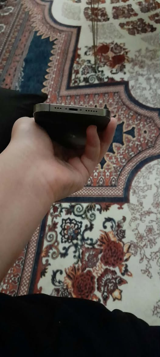 سلام عليكم ورحمة الله وبركاته ايفون 12 برو فقط شرق اوسط اماراتي 256 شريحة فعلية جهاز مبدل شاشة اوليد نوعية ممتازة بطارية أعتقد مرفوعة من 72 لل 100 فيس ايدي بي خلل بكاميرة العمق ضهر مفطور تواصل واتساب ***********
