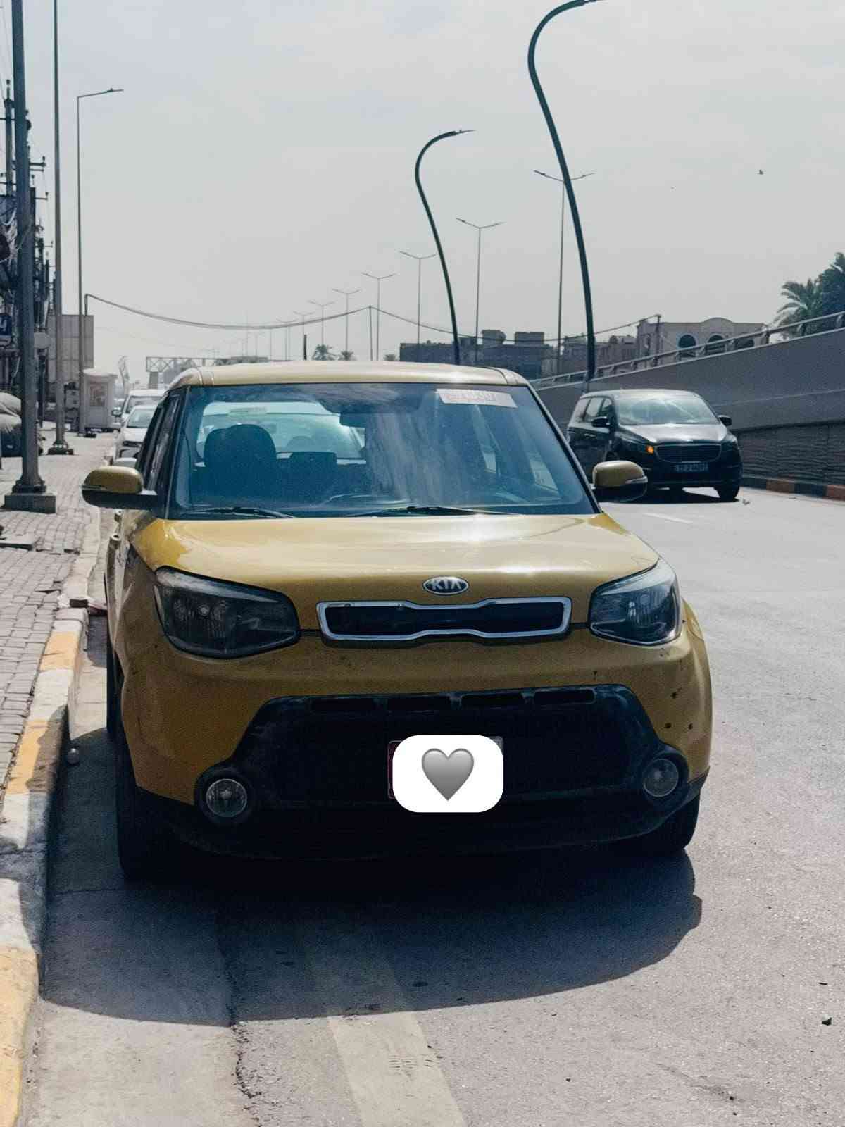 كيا صول ١٤ صفره 
مكينه ٢٠٠٠ بيها تنقيص قليل 
كير تمام تبريد ثلج سياره جاهزه 
بيها ٣ قطع موضحات ب سونار 
السعر 79  بيها مجال بسيط
مكاني بغداد 
***********

نص مكتوب في الصور:
- CLEAN CAR
- ابو يوسف ٠٧٧٠٦٥٨٣٠٩
- ابو سيف ٠٧٧١٣٦٦٠٤٤
- الجانب الامامي
- البنيد مفتوح+الدعاميه الاماميه مصبوغه
- الجانب الخلفي
- سليم
- الجانب العلوي ( القمارة)