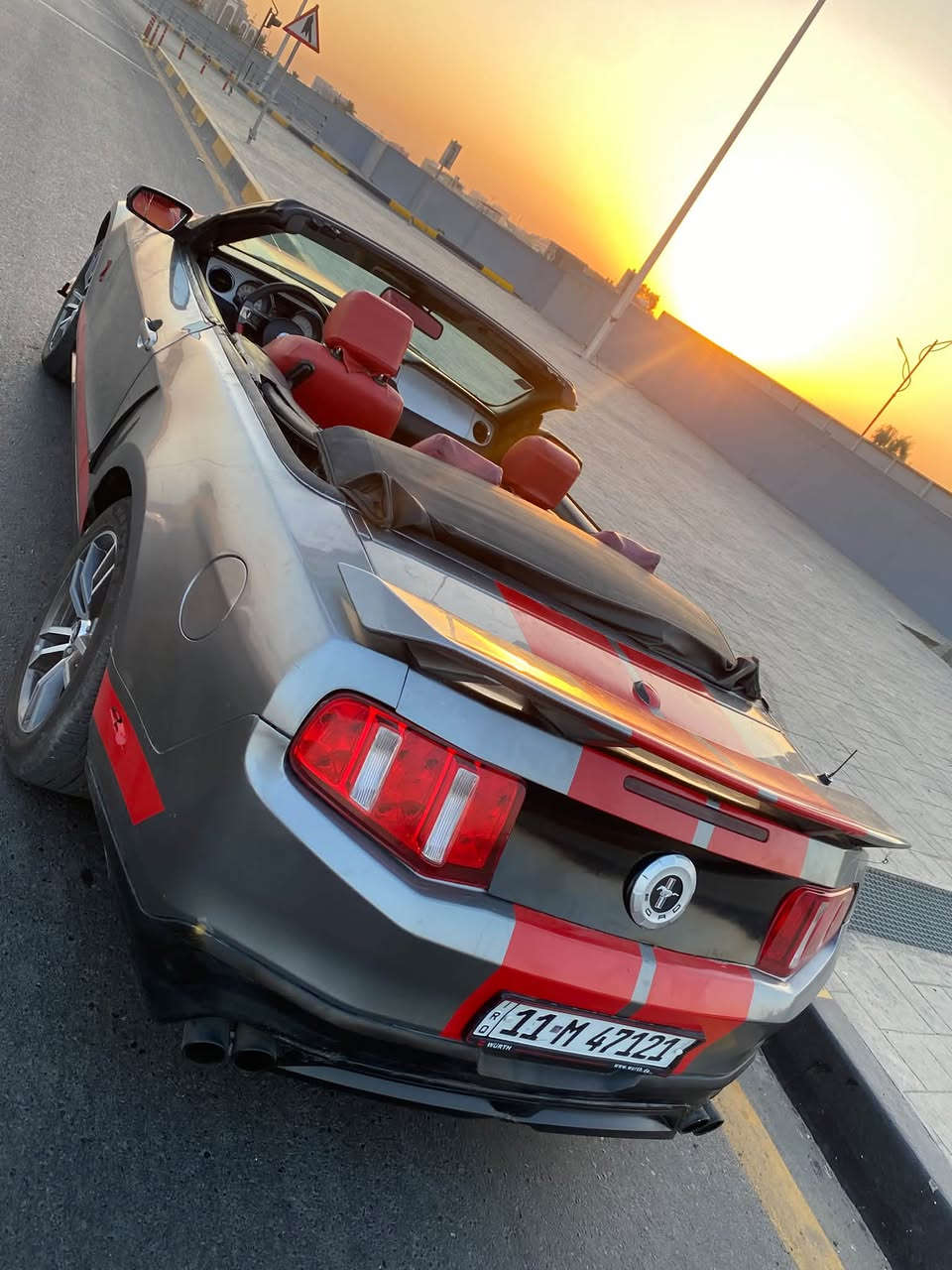 شباب الطيبه.  هاي سياره.  بسمي اطلب عليه.  فلوس.  لحد يتورط بيه
