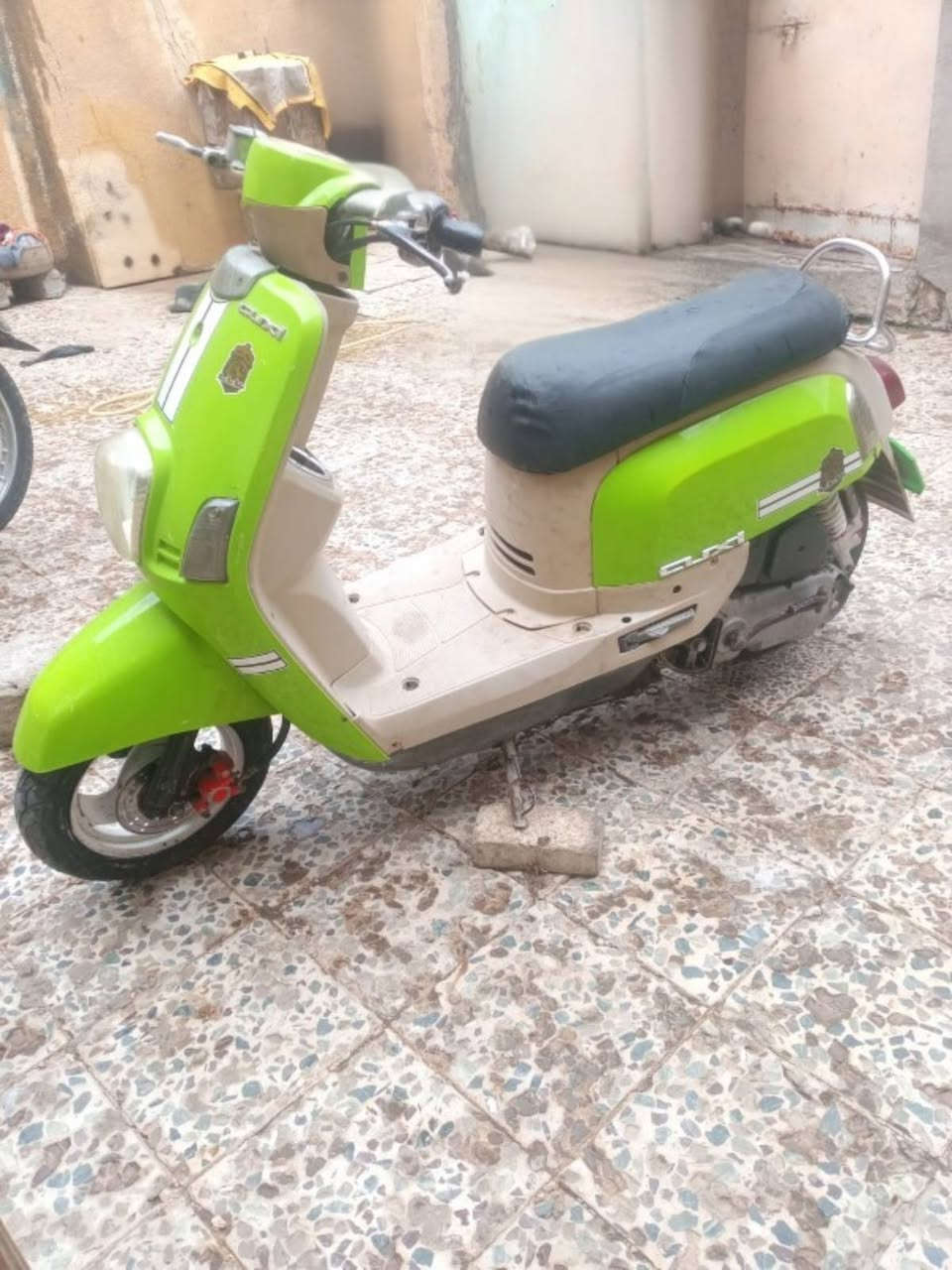 بوليس • نقصها باتري • ٤ كير