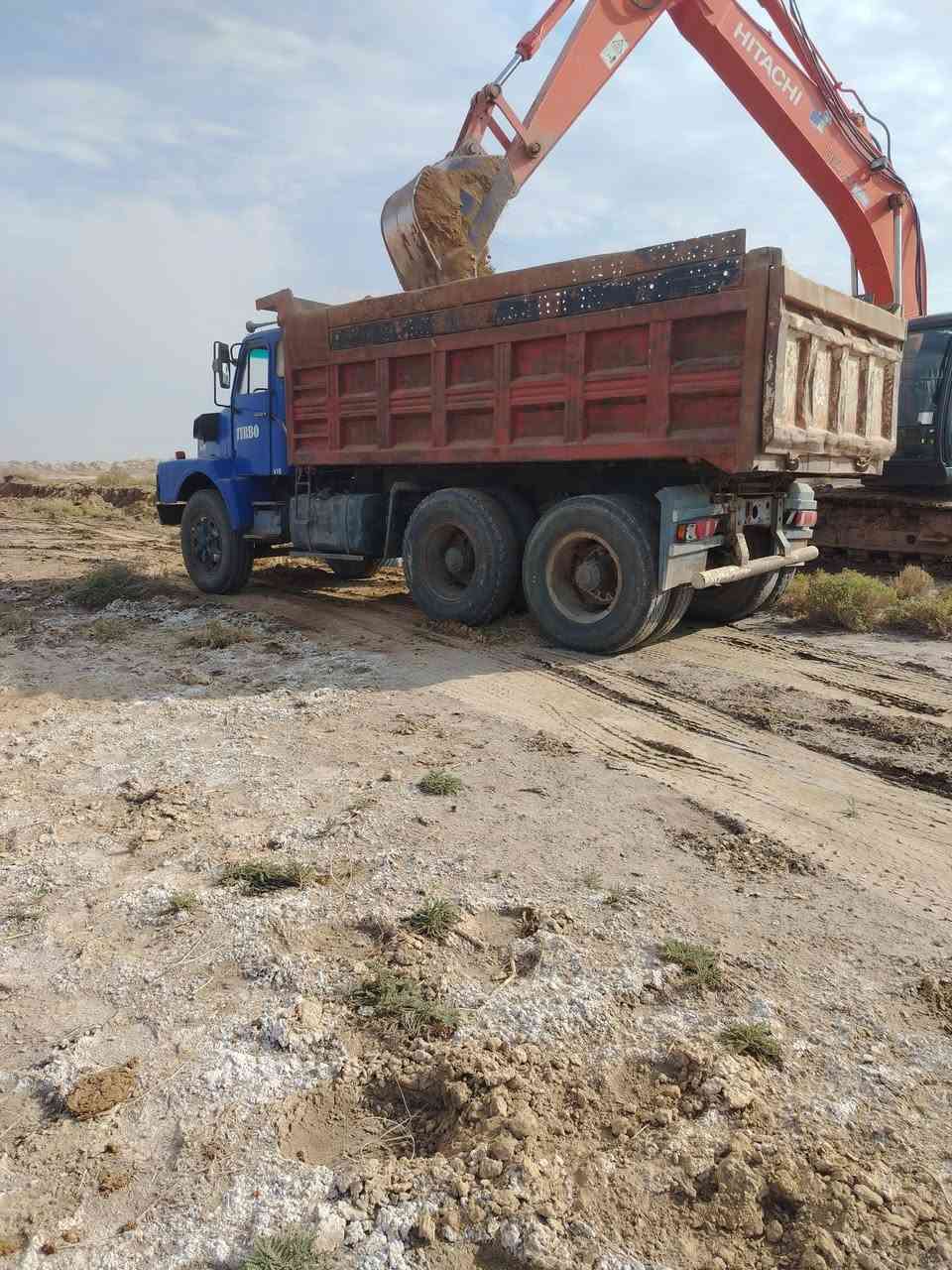 سلام عليكم فالفو للبيع مكينه كير ٤+٤ خير من الله تايرات فوك نص عمر ستيرن قبل شهر شتريتهن مكان واسط ***********
