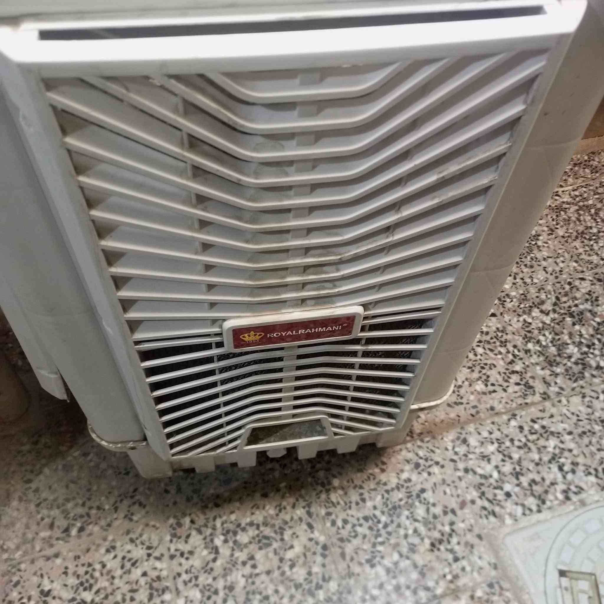 السلام عليكم اخوان عندي مبرده اخت جديده ستعمال شهر فقط طفت فجه ابيع هيج سعر 150  رقم ***********
