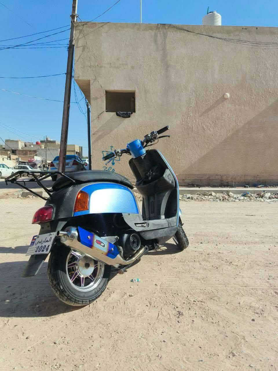 السلام عليكم دراجه بوليس للبيع نضيف صارلها شهرين من طالعه من الوكيل وكيلها العارضي. دراجه نضيفه كلش السعر 800 قفل.. ترهم مراوس 4 كير او دايون. للتواصل ***********

