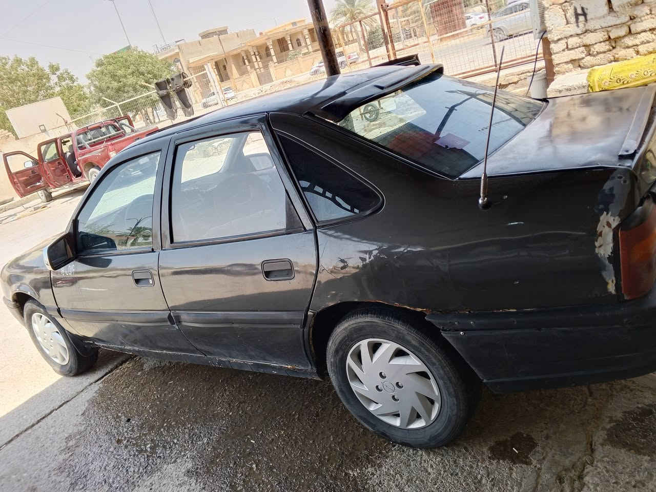 تره لون فيلي محرك 1600 شرط كير ومحرك لا تنقيص ولا تبخير بس صدرها تعبان السعر 20 ورقه 
الاتصال *********** مكان السيارة سامراء
