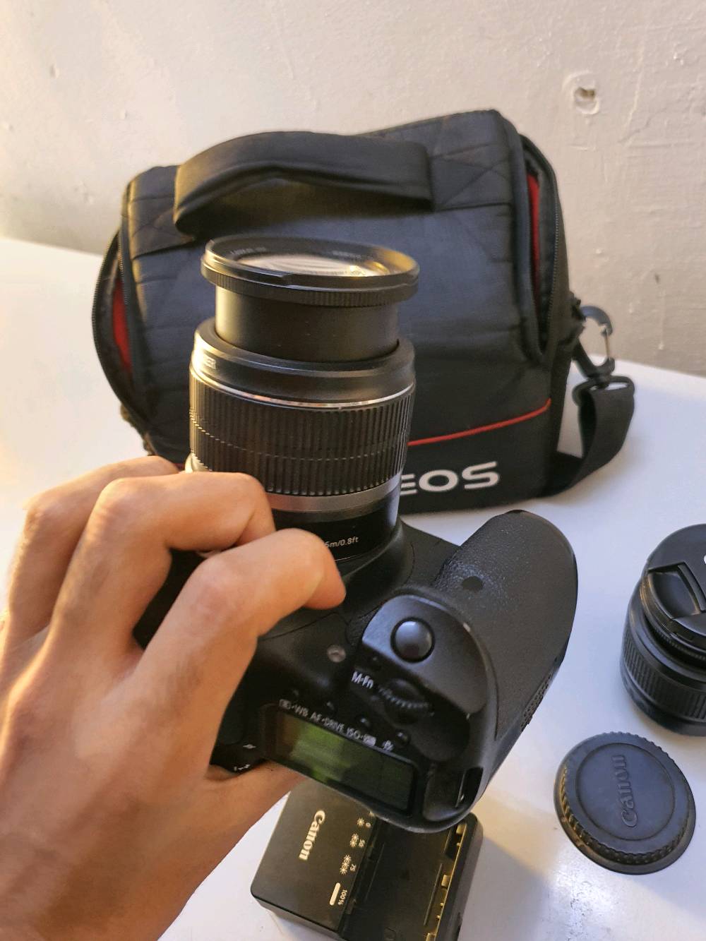 للبيع  كانون 7D  كامل ملحقات شاحنه بطاريه رام عدسات ثنين جنطه وصلة نقل  سعره ٣٥٠الف  توصيل لكل العراق