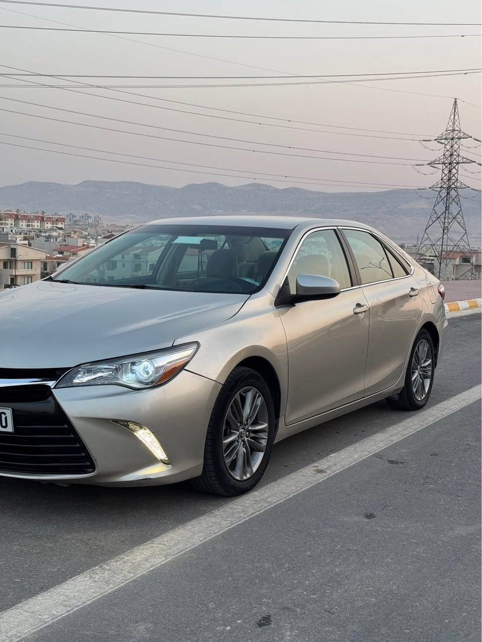 🚗 Toyota Camry 2016 LE 🚗
کوردی:
تۆیۆتا کامری ٢٠١٦ مۆدێل LE (مواسەفات ئەمریکی) بۆ فرۆشتن:
 ڕۆیشتوو: تەنها ١٩٦,٠٠٠ مایل
 مواسەفات: ناو زەرد، کوشن کارەبا، سوکان ڤۆلیۆم، کراوە بە بەسمە (دوو بەسمەی لەگەڵە)
 بۆیاخ: ٥ پارچەی بۆیاخە؛ هەردوو چەمەلەغی پێشەوە کلێری ئەمریکایە (ناوی نەگرتووە و کلێپس بە شەرت)، ٣ پارچەی دواوە هەردوو چەمەلەغی دواوە (شانەکانی نەگرتووە)
 ئێرباگ: بە شەرت تەقیو نییە
 میکانیک: گێڕ و مەکینە، تەقە و ڕەقە بە شەرت
 حاڵەت: سەنەوی تازەیە، چوار تایەی تازەیە، سەیارەیەکی زۆر خاوێن و بێ مەسڕەفە
 نرخ: ١١٧ گەڵا ($11,700) و کەمێک مەعامەلە
 ژمارەی پەیوەندی: ***********
العربية:
تويوتا كامري 2016 فئة LE (وارد أمريكي) للبيع:
 المسافة المقطوعة: 196,000 ميل فقط
 المواصفات: داخل بيجي (أصفر)، كشن كهرباء، تحكم ستيرن، محولة بصمة (يوجد بصمتين)
 الصبغ والبدن: 5 قطع صبغ؛ المدكارين الأمامية كلير أمريكا (بدون دواخل والكلبسات بشرط بلادية)، 3 قطع خلفية مع المدكارين (بدون وصول للأكتاف)
 الإيرباك: سليم وبشرط الفحص
 الميكانيك: كير ومحرك، صدر وهزة بشرط الفحص (بدون أي طقطقة)
 الحالة: سنوية جديدة، 4 إطارات جديدة، سيارة نظيفة جداً وبدون أي مصاريف
 السعر: 117 ورقة (11,700$) وبيها مجال بسيط
 رقم الهاتف: *********** السليمانية, العراق
