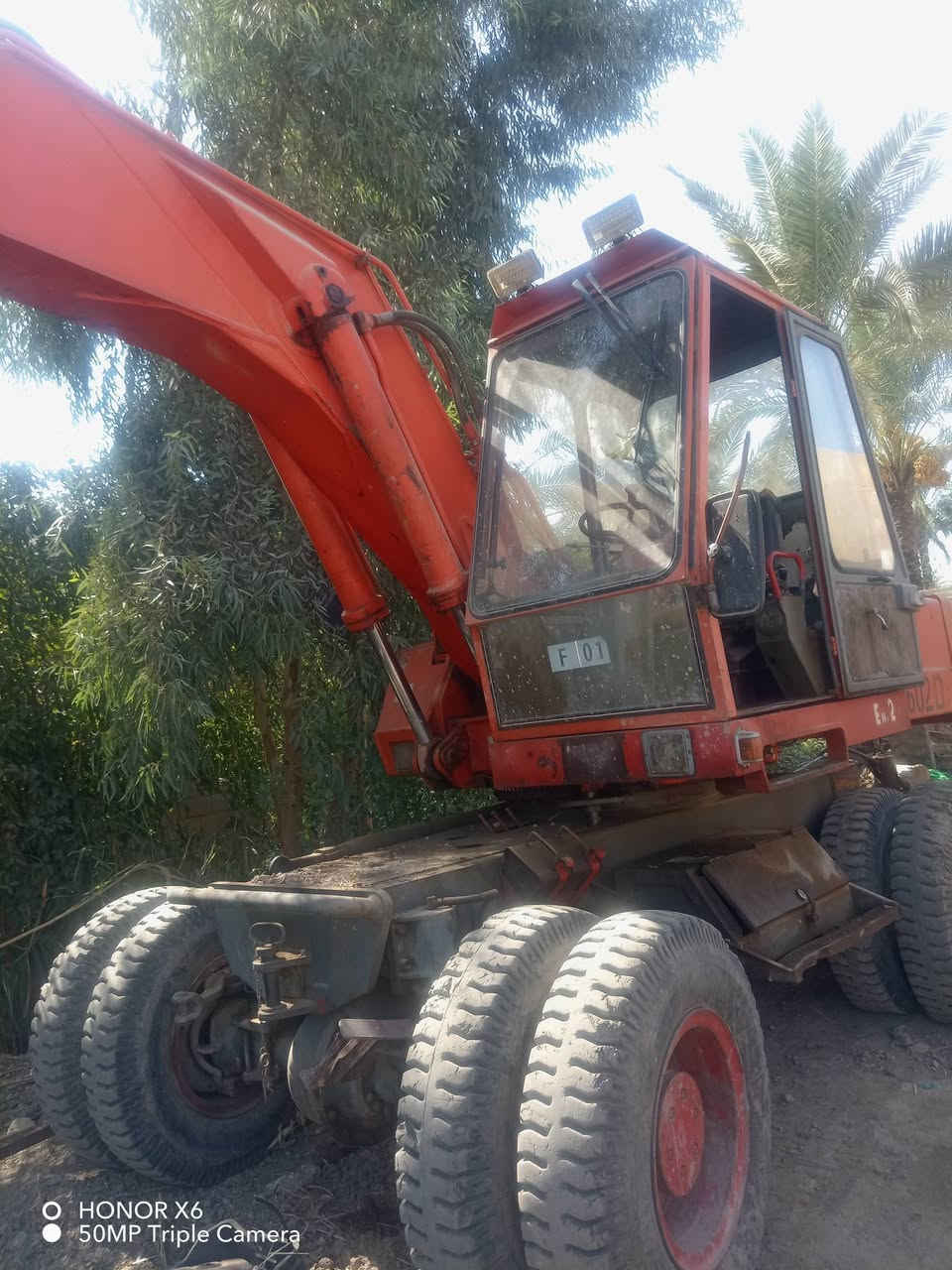 سلام عليكم حفاره اطلسي حجم ٧٩ حفاره هيتاشي حجم ٦٠ الرقم *********** المكان بغداد قريت شيخ حمد
