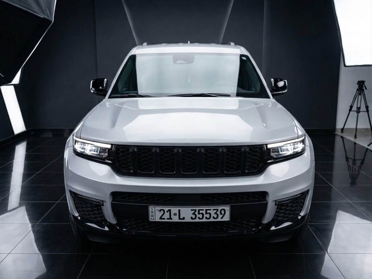 Jeep Laredo 2022 L
Black edition
سه‌یاره‌كه‌ لارجه‌ 
بلاك تۆپه‌ 
ویل ڕه‌ش 
ده‌بڵ ئاكسل 
به‌س سڵاید نیه‌ 
سه‌یاره‌كه‌ بی ئیرباگ  نه‌تقیوه‌ بی شانسی ره‌سمی ده‌عمه‌كه‌یم داناوه‌ بۆنیتی بۆیاخه‌ له‌گه‌ڵ یه‌ك بست له‌ چملغی پێشه‌وه‌ 
سه‌یاره‌كه‌ زۆر جوان بی مسره‌فه‌
سه‌نه‌وی تازه‌یه‌ 
*********** السليمانية, العراق
