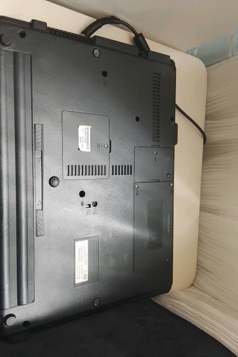 لابتوب hp نضيف بي اربع منافذ يو اي اس بي و بي مكانه 📀 DVD  وبي منافذ بعد ما أعرف اسم بل صور مبين يريد بس بطاريه يشتغل على المحول هماتا ذاكرة مكتوبة 122.128 يشتغل على وندوز 7 سعر 75 وبي مجال بسيط لايوجد توصيل مكاني كركوك يوجد مراوس معا تابليت
