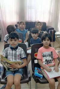 معلمة ابتدائيه كافة المواد  دورات لتعليم القراءة والكتابه  الانكليزيه ...