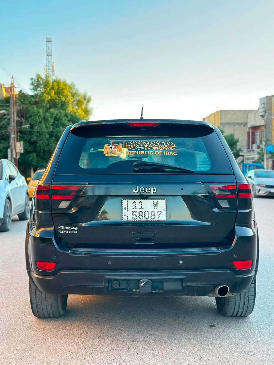 السلام عليكم
للبيع    2013 Jeep Grand Cherokee L Limited

جيب ليمتد  1/1

رقم بغداد الجديد 

بأسمي تحويل ثاني يوم

المواصفات:-

بصمة تشغيل 

بصمة ابواب وصندوق

تشغيل عن بعد 

بانوراما

كشنات جلد 

كشنات كهرباء

كشن خزن ميموري

دمام خلفي

حساسات خلفي

مكينه 3600 سته سلندر 

السيارة بيها صبغ عام حادث امريكا جاملغ وبنيد 

رايدها ب 115 وبيها مجال بسيط 

عنوان بغداد الكرخ

***********
