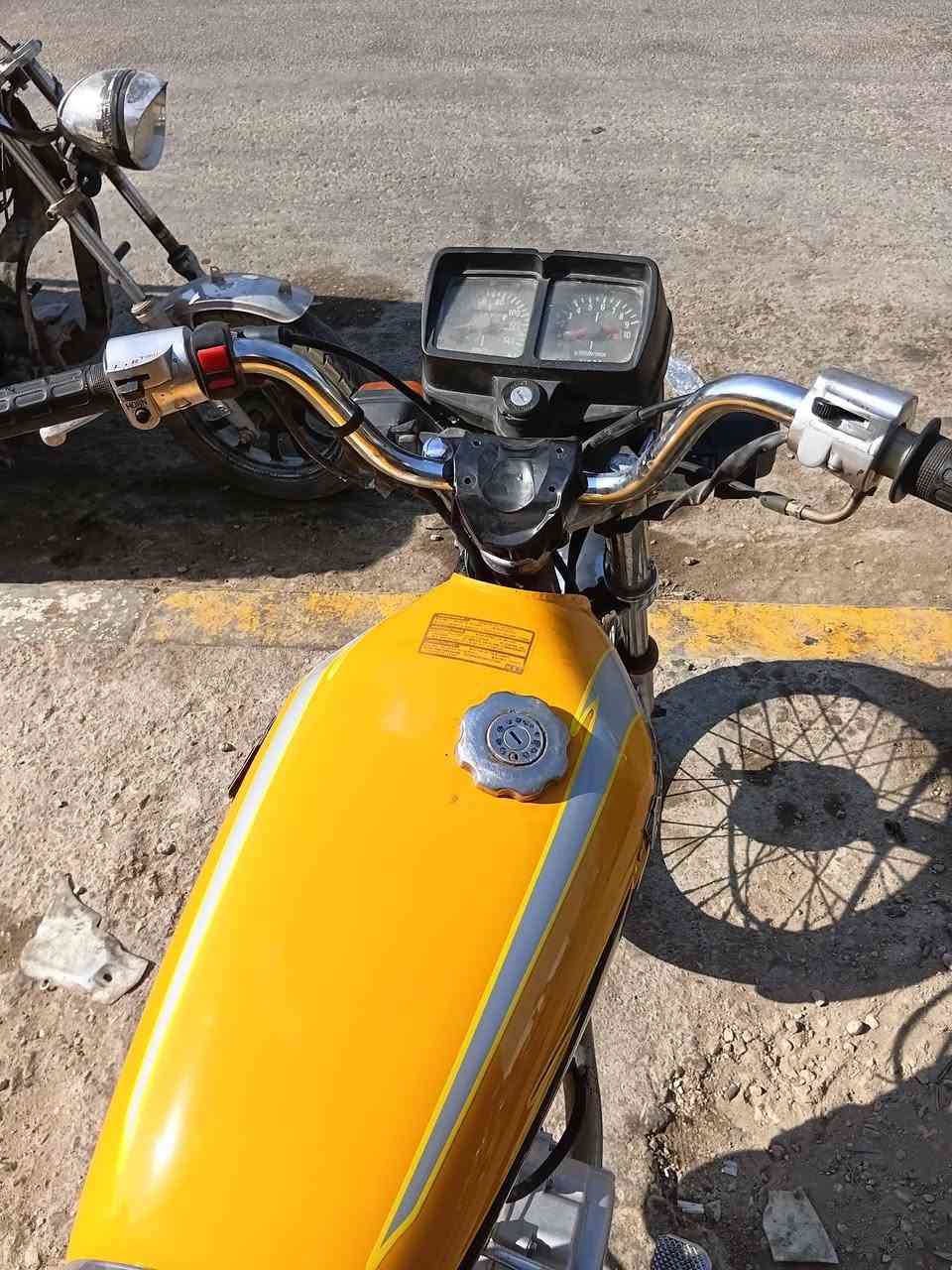 السلام عليكم اربعه كير للبيع مديل 25 دراجه مكفوله برغي ما مفتوح بيه السعر 550 وبيه مجال  كربلاء كنطرت السلام *********** اوراق سكنر
