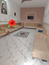 طقم كنب • استخدام قليل • يكفي استقبال ٨م