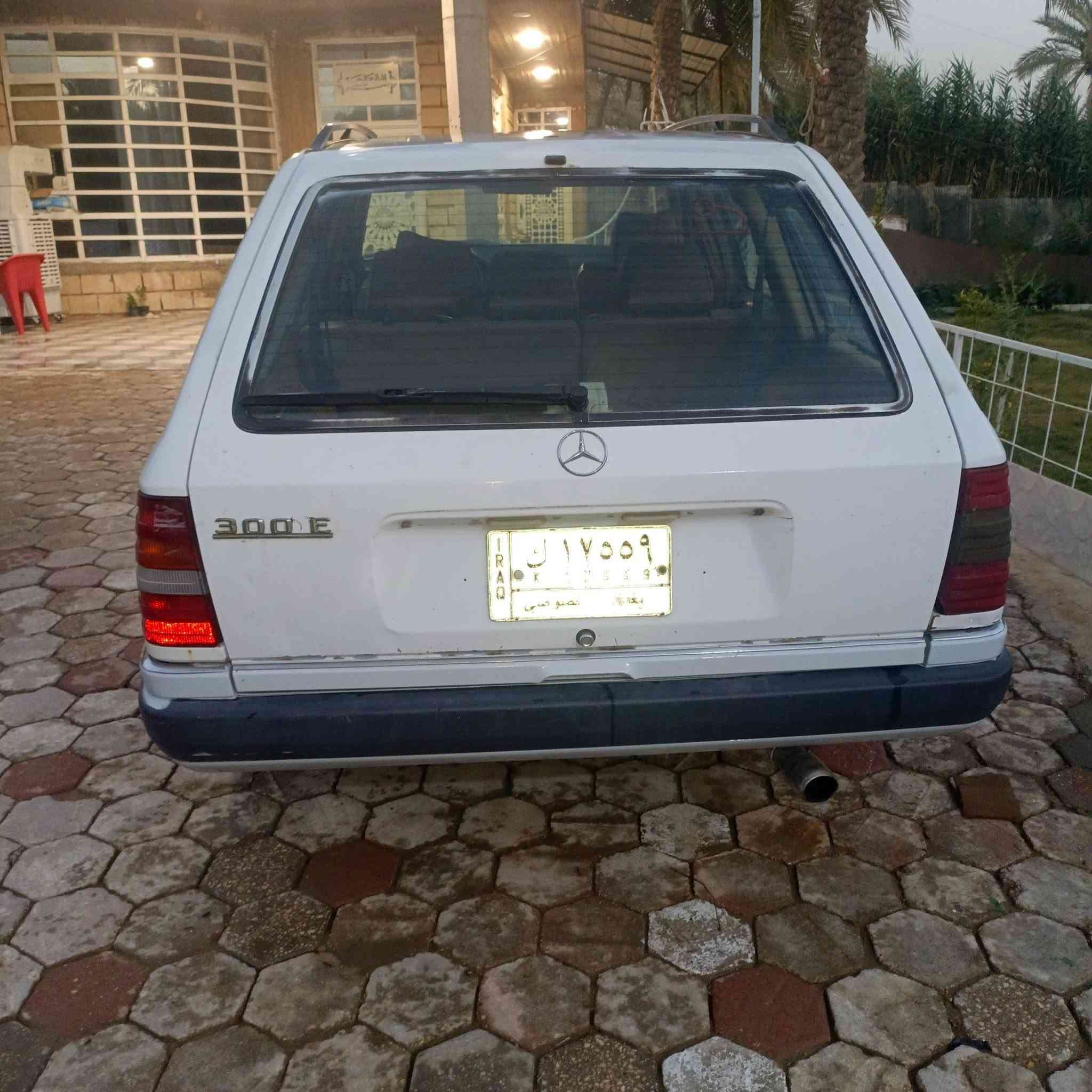 السلام عليكم مرسيدس دب ستيشن موديل 91  مكينه محوره  0003 بطه نظيفه السياره باسمي السياره رقم بغداد تبريد شغال سعر 50 وبيه مجال ***********
