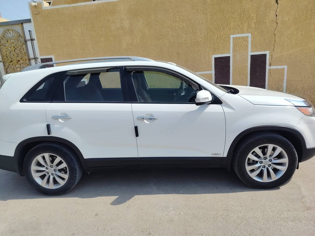 ​🚗 كيا سورنتو 2012 (خليجي) - فول مواصفات 1/1 🚗
المواصفات والتفاصيل:
​الموديل: 2012 (خليجي)
​المواصفات: فول مواصفات 1/1 (بانوراما)
​الحالة الفنية: محرك، كير، وكهربائيات كلها كفالة 💯
​الضرر / البودي: بيها قطعتين مجرد شبر (شبر بالجاملغ عكس السايق + شبر بالصندوق) وباقي السيارة بشرط النظافة.
رقمها ديالى
تحويل شوكت ماتريد سيارة باسمي
​💰 السعر: 165 ورقة ($16,500) وبيه مجال بسيط للشراي الجاد.
​📱 للتواصل والاستفسار: ***********
