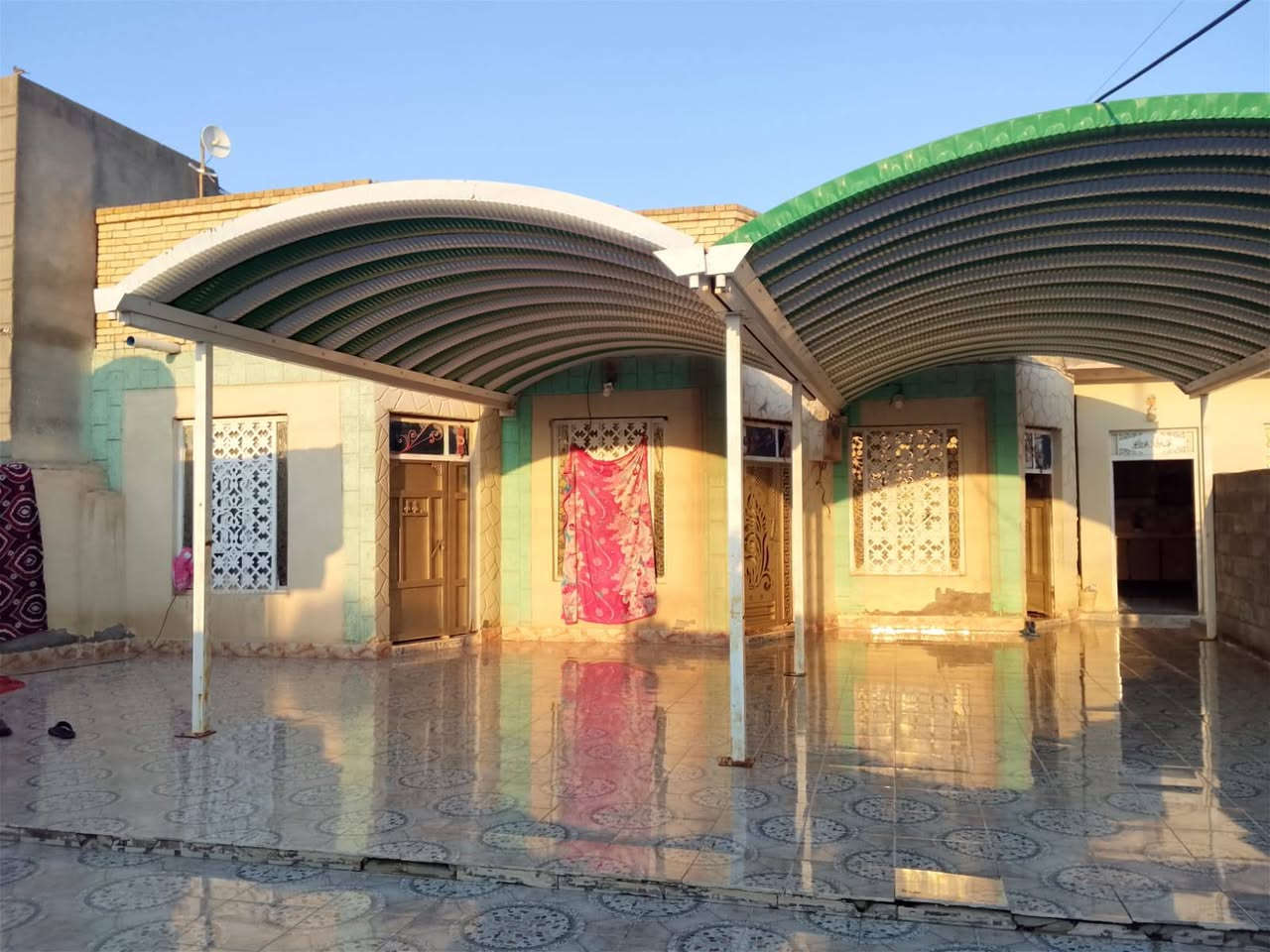 بيت للبيع حي المنتظر قرب جسر حجي طالب فرع المولد مساحة ٦٠٠
غرف النوم عدد ٢ 

مطبخ عدد ٢  

صالة+ ديوانية 

صحيات خارجية 

حديقة+ كراج الاستفسار ***********@
