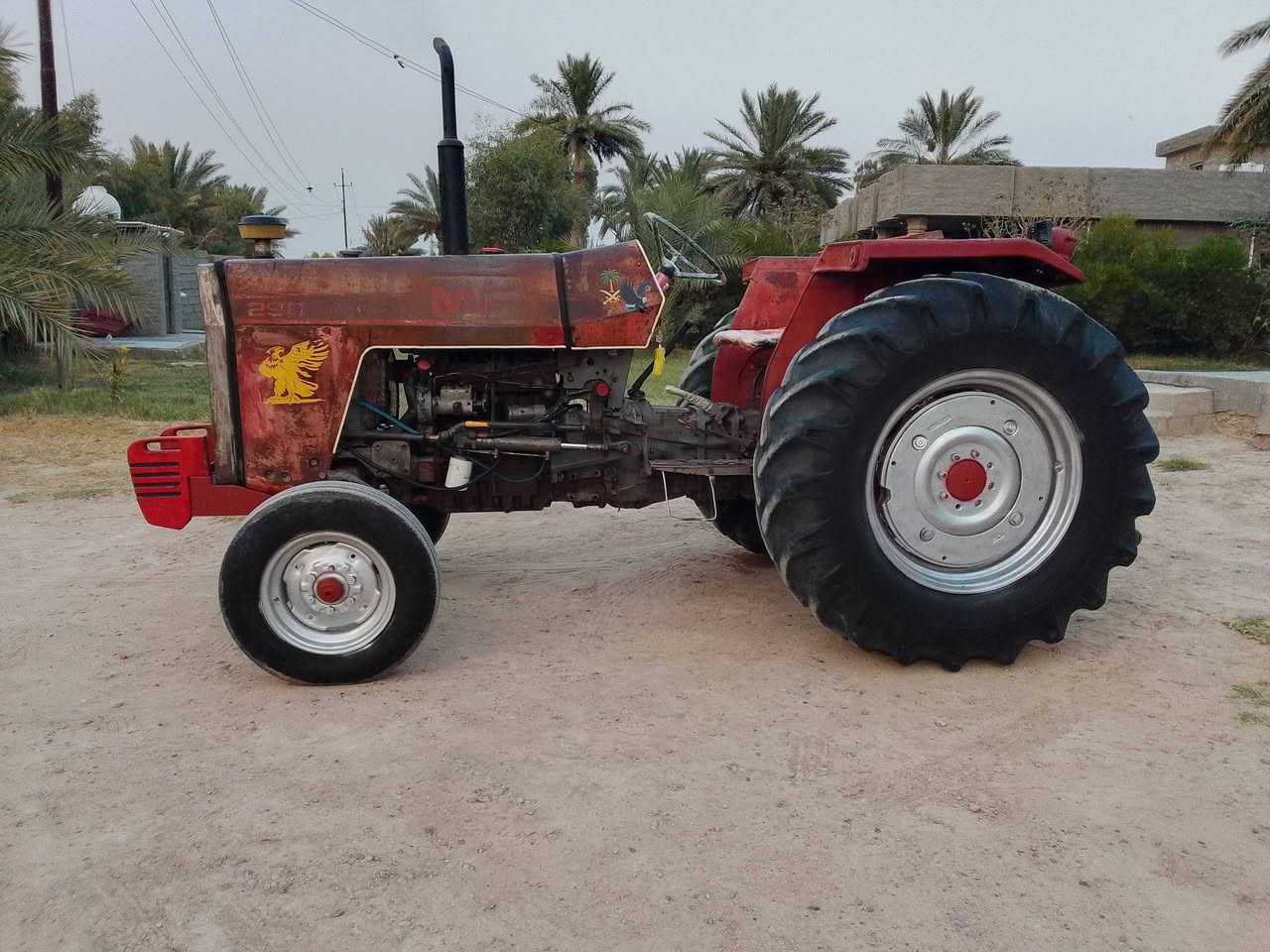 سلام عليكم مكينه فوركسن حجم 290 موديل 81 مكفوله كفاله عامه على وضع شركه
محرك كير اكسن هودرليك كله شرط 
باور دنفص كهربائيات كلها شقاله مكينه جاهزه مجهزه وبلاديه مال جناي هاذه رقم الهاتف وشراي يدلل. ***********
