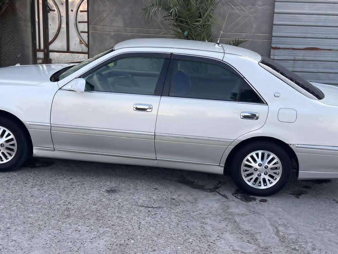 السلام عليكم سياره جنون موديل 2001 راعيها ما امدلي سياره بيها قصه شنطه بس سياره حلوه ونظيفه وسعرها 65 مكاني البصره هذا رقم تليفوني.
***********

