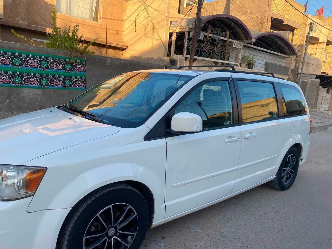 سلام عليكم دوج كرڤان موديل 2013 محرك 3600 كير مكينة تبريد تخم تاير خير من الله منصومة غاز 80لتر رقم بغداد للأستفسار ***********
