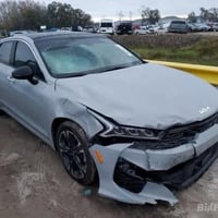 للبيع 2022 k5 gtline داخل احمر مواصفاتها المعروفه فول 1/1 للاخير  السي...