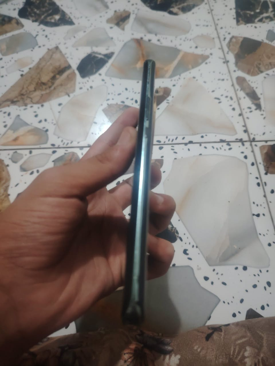 هونر إكس 9بي 
ذاكرة 256 رام 20 ببجي 60 سلس 
نضيف 
بي كسر بل شاشه مايثر شي وصوت مابي فقط السماعه الداخليه شغاله
سعر 170 بي مجال يعجبك اعبر
