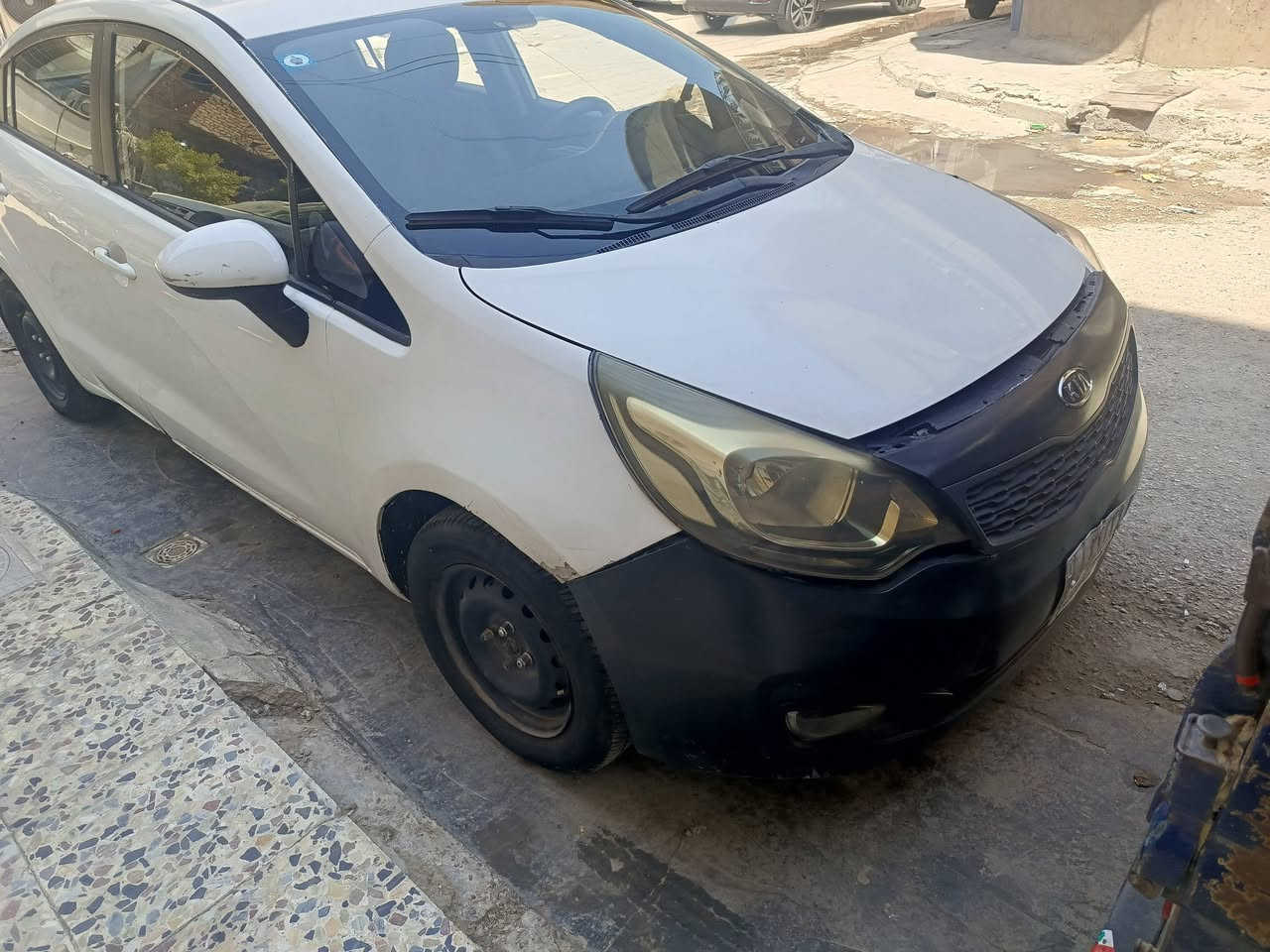 سلام عليكم كيا ريو لبيع موديل ١٢ بيه بابين جهت السكن صبغ وباب وره السائق صبغ والدعاميه الاماميه مبدله رقم واسط مكان السياره بغداد شارع حيفا بسمنه مشروع وطني السعر ٥٥ وبيه مجال ***********

