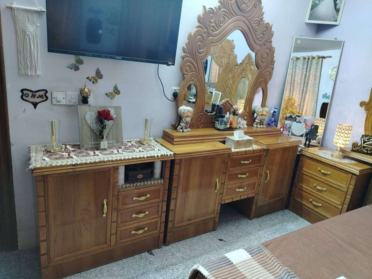 السلام عليكم غرفه للبيع صاج عراقي شغل درجه اولى غرفه جديده للتواصل على الرقم ***********
