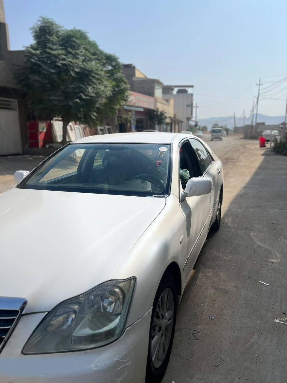 شاهینە • ٢٠٠٥ • ١٨٠٠٠٠