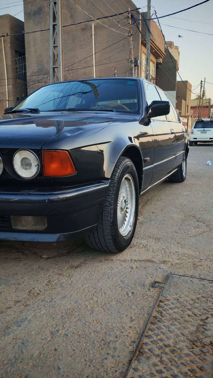 السلام عليكم من رخصه الادمن عندي سياره بي ام دبليو 735 باسم السياره بغداد موديل 1993 مصبوغه صبغ عام السياره حلوه وجاهزه السعر 57 ورقه وبيها مجال رقم الموبايل
***********
