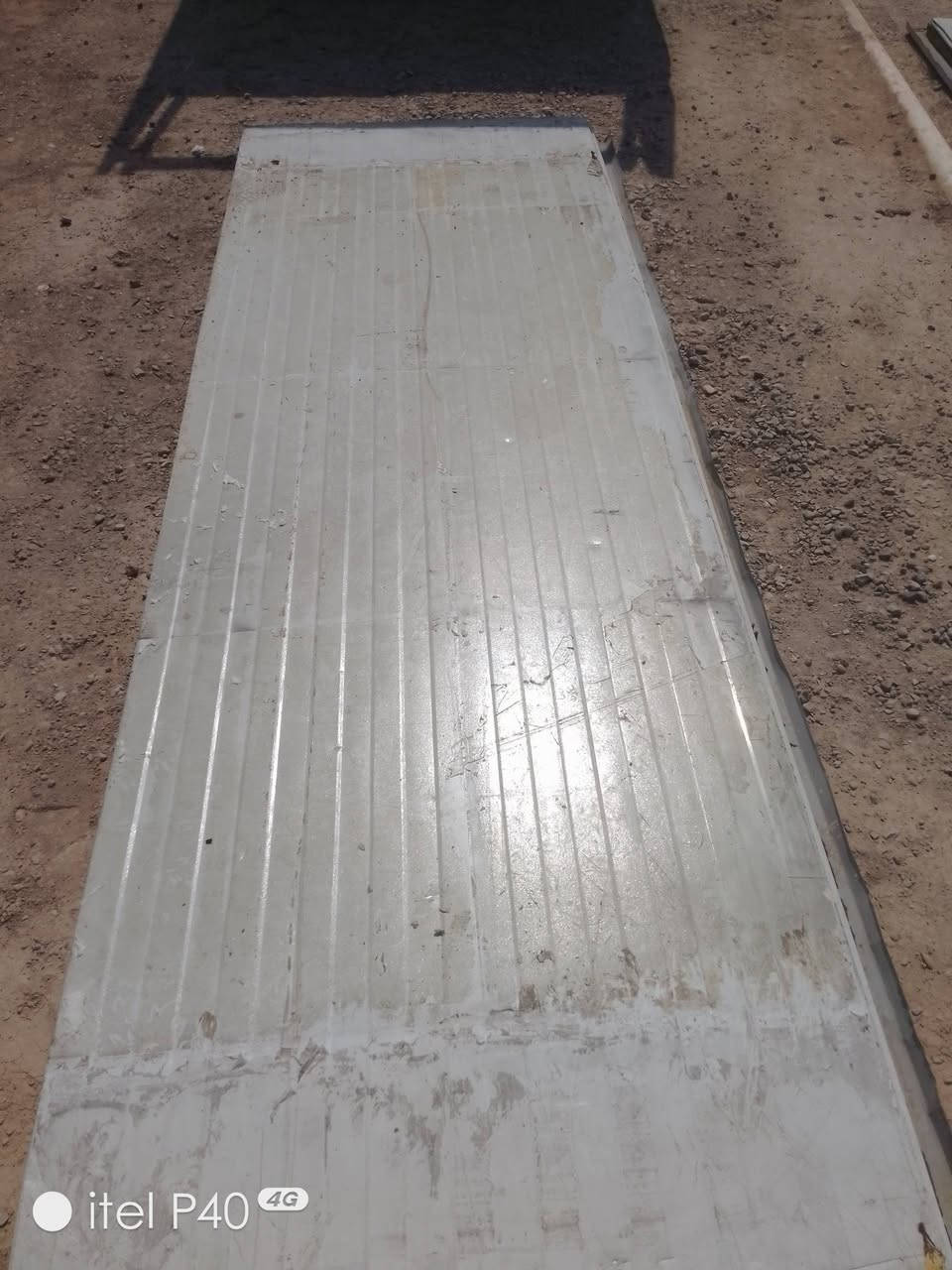 سندويش للبيع 3 قطع طول 4 ونص 
و2 طول 6 متر و3 طول 3 متر 
شيلمانه زاد شخاط شباك 
بغداد تقاطع النهروان 
***********

نص مكتوب في الصور:
- itel P40 4G
- el P40 4G