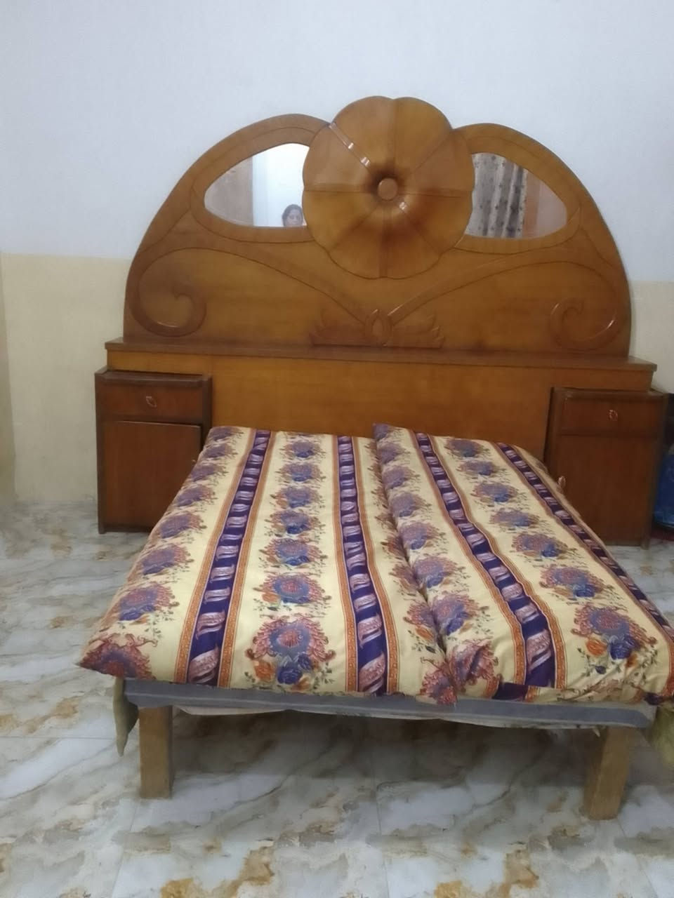 غرفة نوم صاج كنتور 6باب كامله سعر 350الف 
مكان حله نادر *********** وتساب فقط
