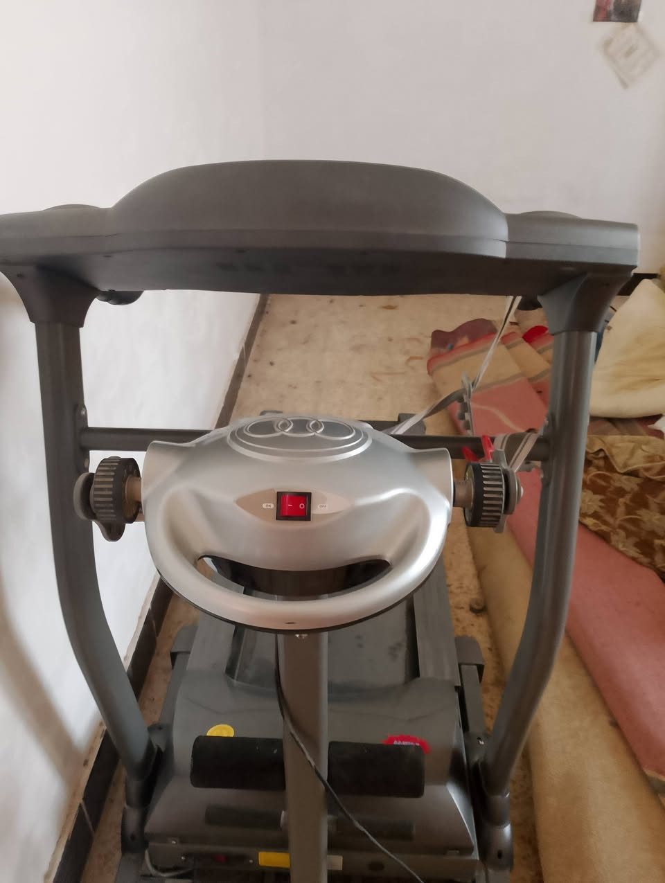 السلام عليكم
جهاز جري للبيع نظيف جدا استخدام قليل 
الوزن 130 المكان بابل 
السعر 350 
التواصل على الرقم ***********
