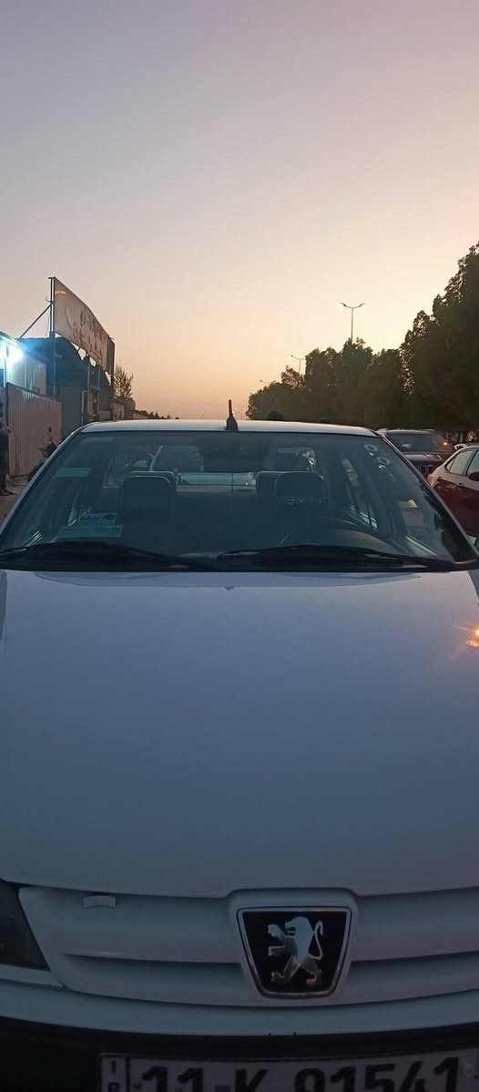 السلام عليكم من رخصت مدير الكروب للبيع بيجو بارس 25 ماشيه 44الف سياره كفاله عامه دوشمه عام 4 دسكات شاشه تحكم استيرن مري شفط سعره 81 مكان سياره بغداد الشراي يخابر***********
