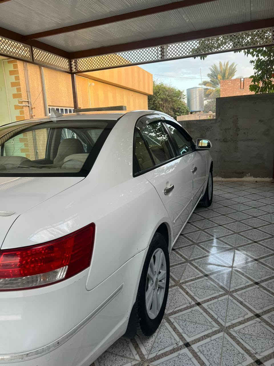 على بركة الله
سوناتا ٢٠١٠ لون ابيض خليجي محرك ٢٤٠٠ لا صبغ ولا تبديل رقم دولي باسمي صلاح الدين السياره حلوه مال جناي فقط بيها رصعات  خفيفه محرك كير شرط محرك مبدل كازكيت فقط السعر 132 وبيها مجال للاستفسار *********** مع ميسر الجبوري
