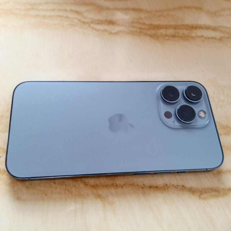 السلام عليكم 

‏iPhone 13 Pro

بطاريه ٧٠ 

ذاكرتة ٢٥٦

شرط ما مفتوح ولا مطخوخ نضيف 

مراوس ب ‏١٣ برو ماكس مبدل بي بطاريه او شاشة اصليه

واتساب ***********
