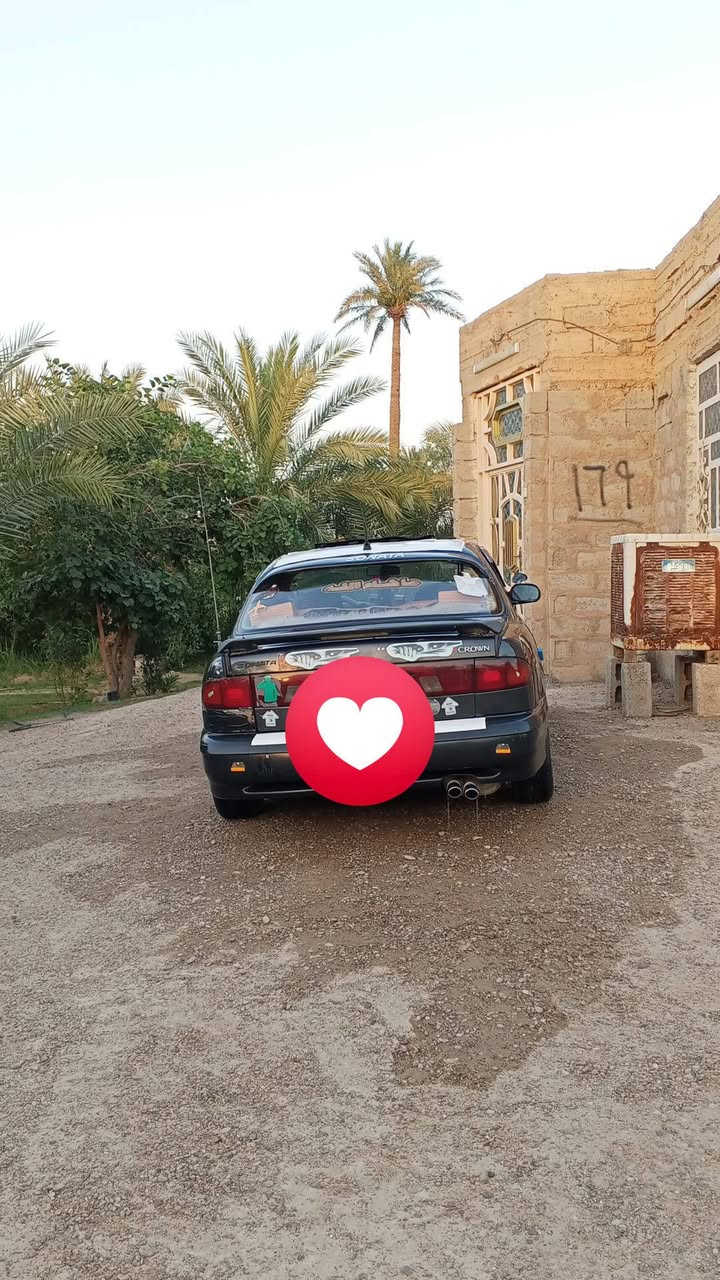 السلام عليكم سياره سوناتا 2 للبيع جير عادي سياره امبار اخوي السياره مقفوله من الدعاميه للدعاميه سياره مصبوغه صبغ جمالي فضل من الله اذا ضربه ولا قصه السياره ب 35 وبيها شيء بسيط حق الجيه ***********
