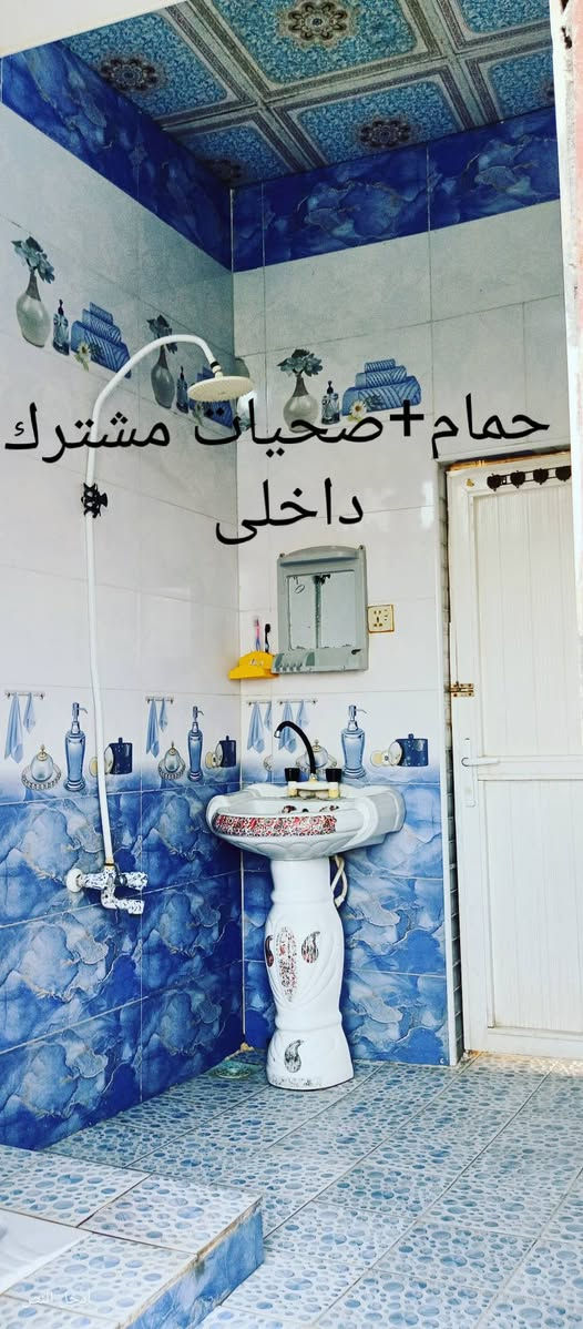 السلام عليكم بيت زراعي للبيع حي الشهداء جامع أبي تراب بقرب شركة الغاز ،( گاع سيد كاظم )مساحة البيت 200/ متر بناء البيت طابوق والسقف اعگادة ، يتكون من 2 غرف وصالة ومطبخ وحمام وصحيات مشتركة تتوفر فيه كافة الخدمات من ماء وكهرباء ومولد سحب،  للاستفسار الاتصال على الارقام التالية
 ***********
@
