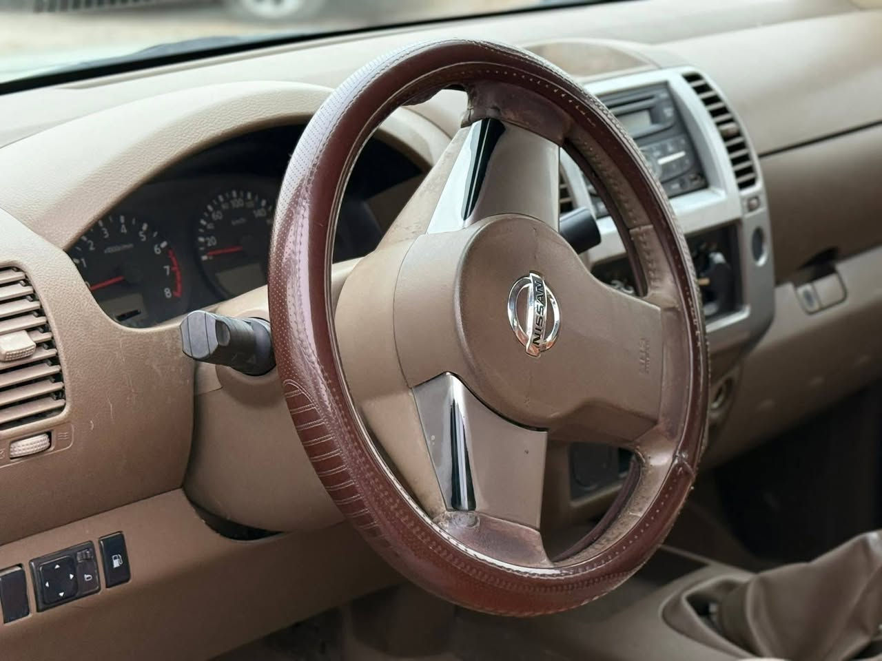 نيسان نيفارا • ٢٠٠٨ • ٢٥٠٠